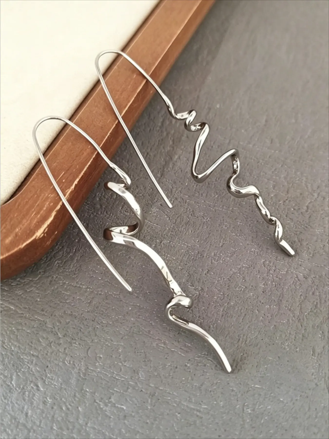 French Style Asymmetrical Pierced Earrings for Women, Fashionable Metal Design, Bold and Versatile Jewelry, Perfect for Any