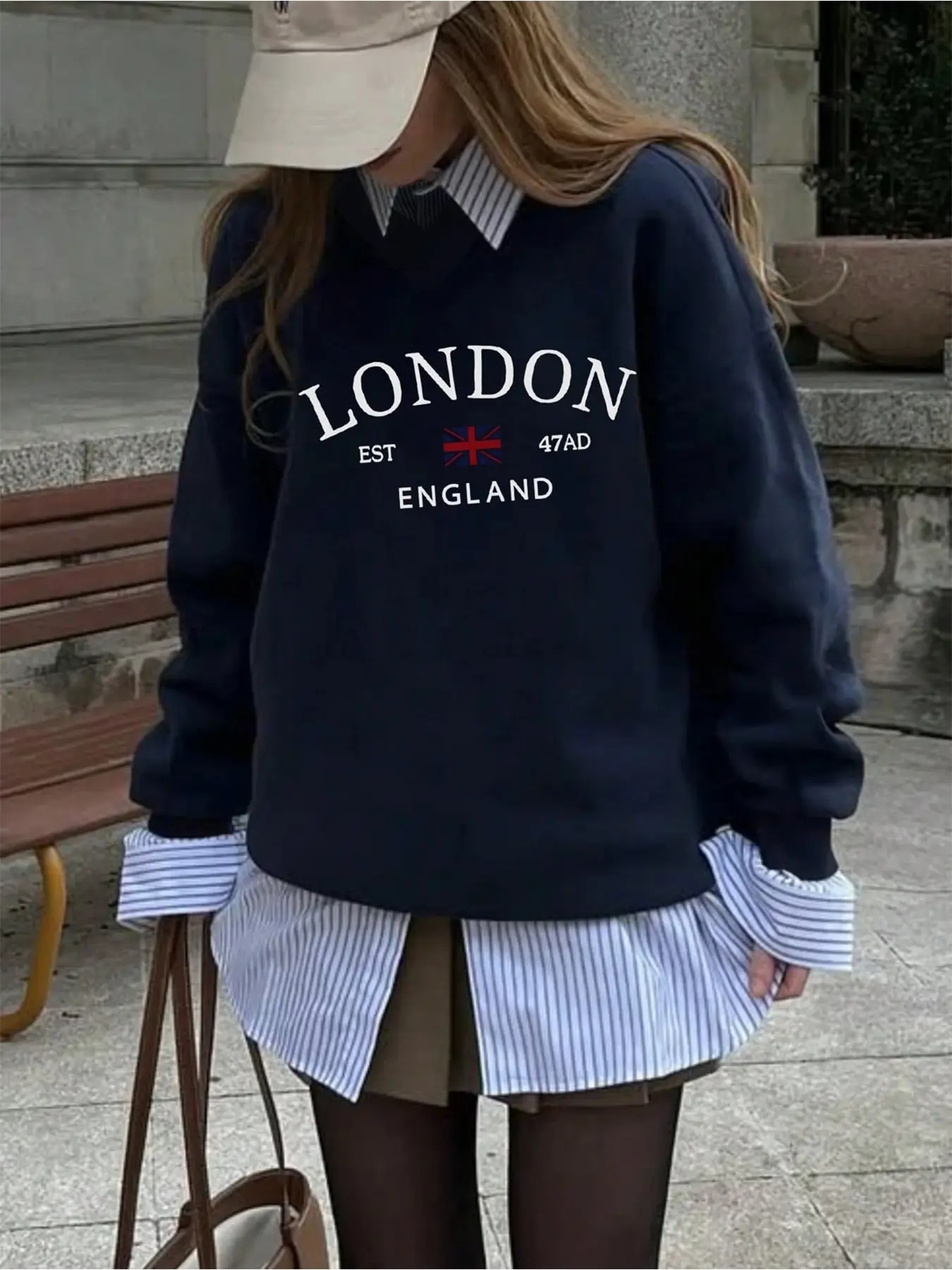 Women's Casual V-Neck Pullover Sweatshirt, London English Pattern, Fashion Versatile, Suitable for School and Commuting, Spring Fall Winter