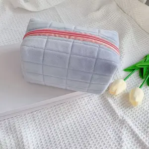 Portable Makeup Bag Organizer, Small Design Compact Travel Toiletry Pouch, Travel Essentials, High-End Cosmetic Storage for Bags, Essential Beauty Accessory