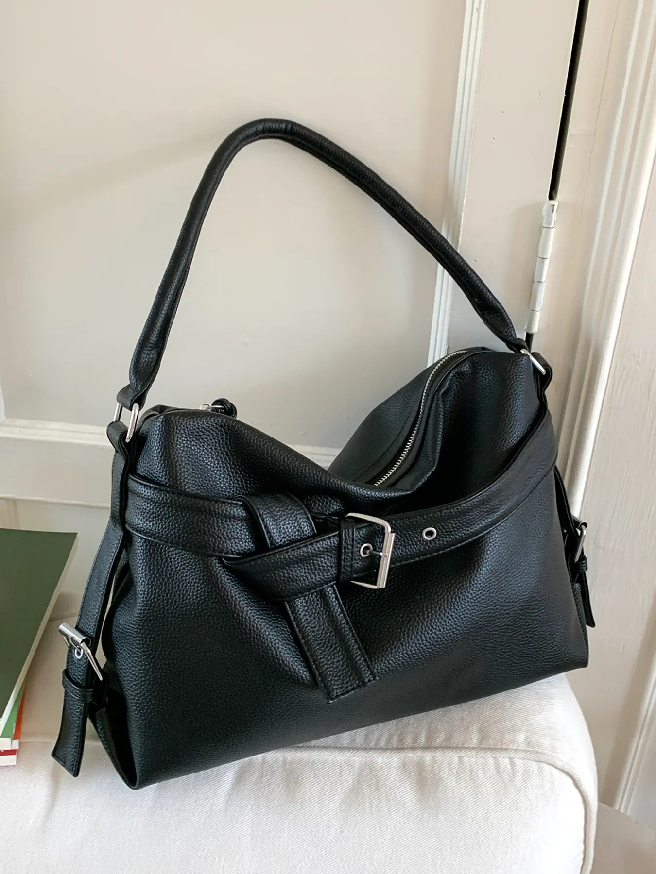 Retro handheld tote bag, casual and versatile shoulder crossbody bag, hobo crossbody bags, Hobo crossbody purses, commuting shoulder crossbody bag, Crossbody Handbags, suitable for daily matching, commuting and other scenarios