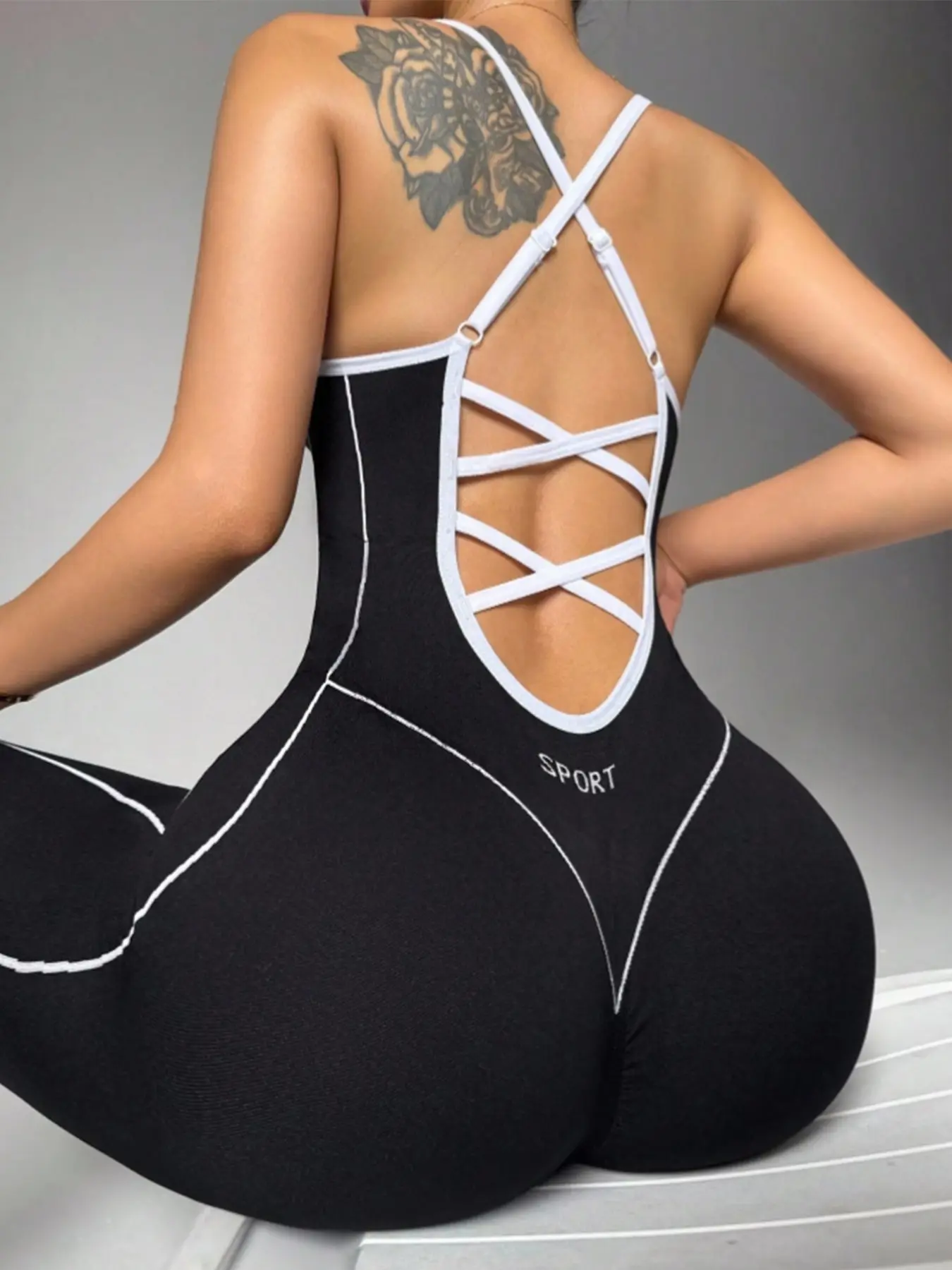 Women's Seamless High Stretch Knit Halter Jumpsuit Tight Fit Nine-Quarter Pants, Back Cross Shoulder Straps, Outdoor Cycling Gym Yoga Daily Wear, Yoga Jumpsuits, Workout Jumpsuit, Sporty Jumpsuit, Workout Fitness Jumpsuit