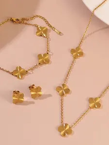 1 piece of fashionable, elegant, and versatile laser-leaved clover bracelet, a unique and exquisite accessory perfect for trend enthusiasts! Ideal for daily wear and holiday parties