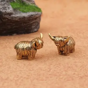 Mini Honey Cow Animal Figurine, Charming, Perfect for Home Decor, Room Decoration, Dormitory, Office Desktop Ornament, Decorative Home Ornament, Collectible Figurines, Home Ornaments