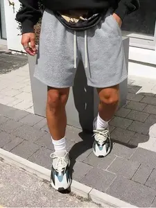 Men’s casual street-style knit shorts with a comfortable, breathable fabric and a loose fit that suits men for everyday wear, weekend outings, and more. A cool, versatile fashion piece.