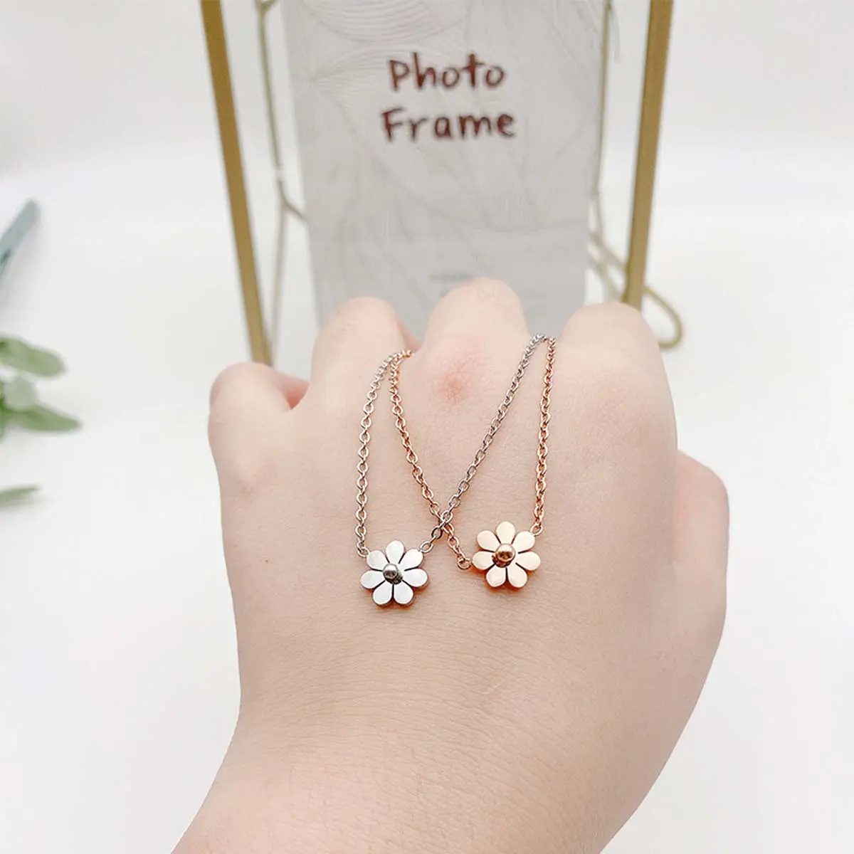 Small daisy necklace flower necklace unisex