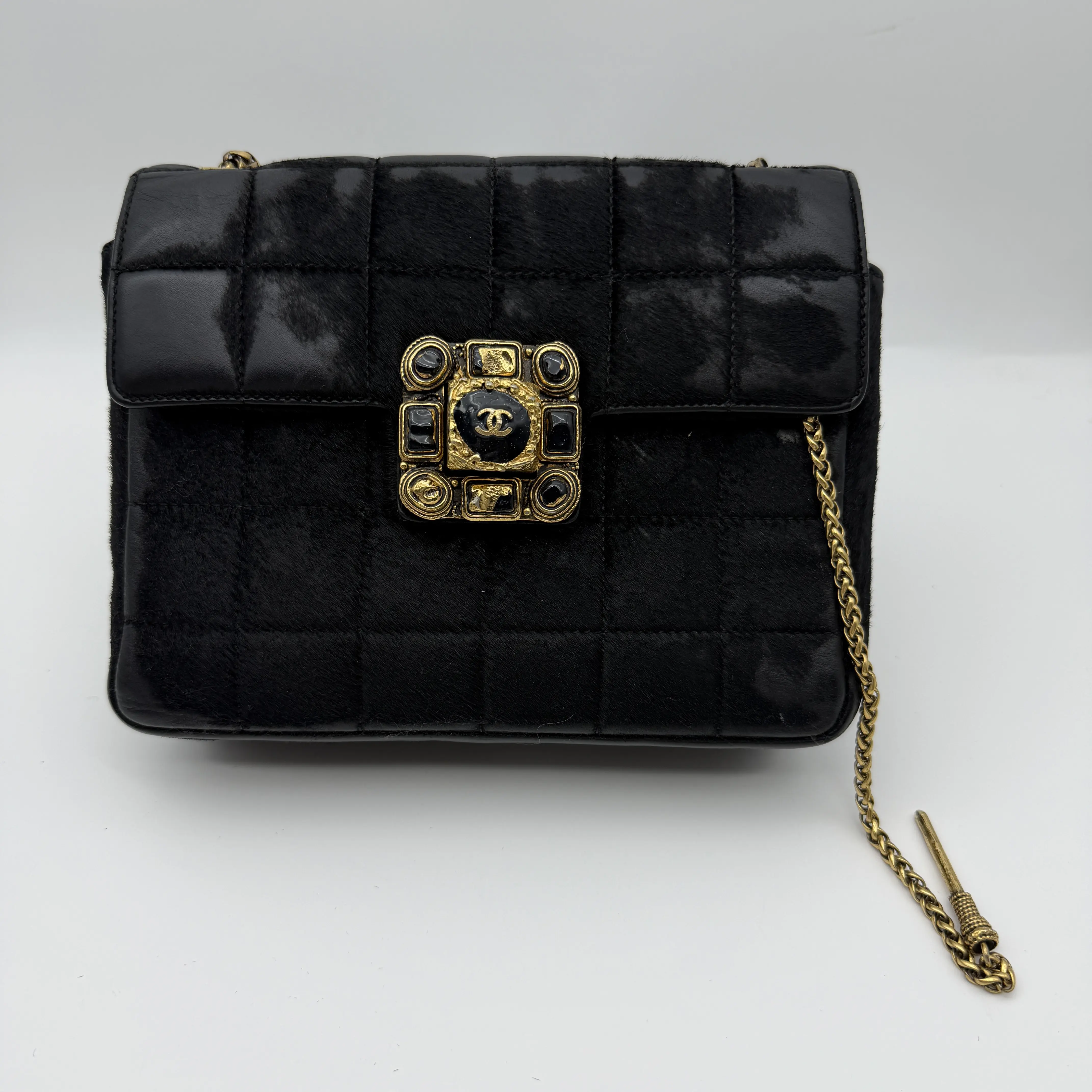 Pre-owned CHANEL chain bag with jeweled square buckle