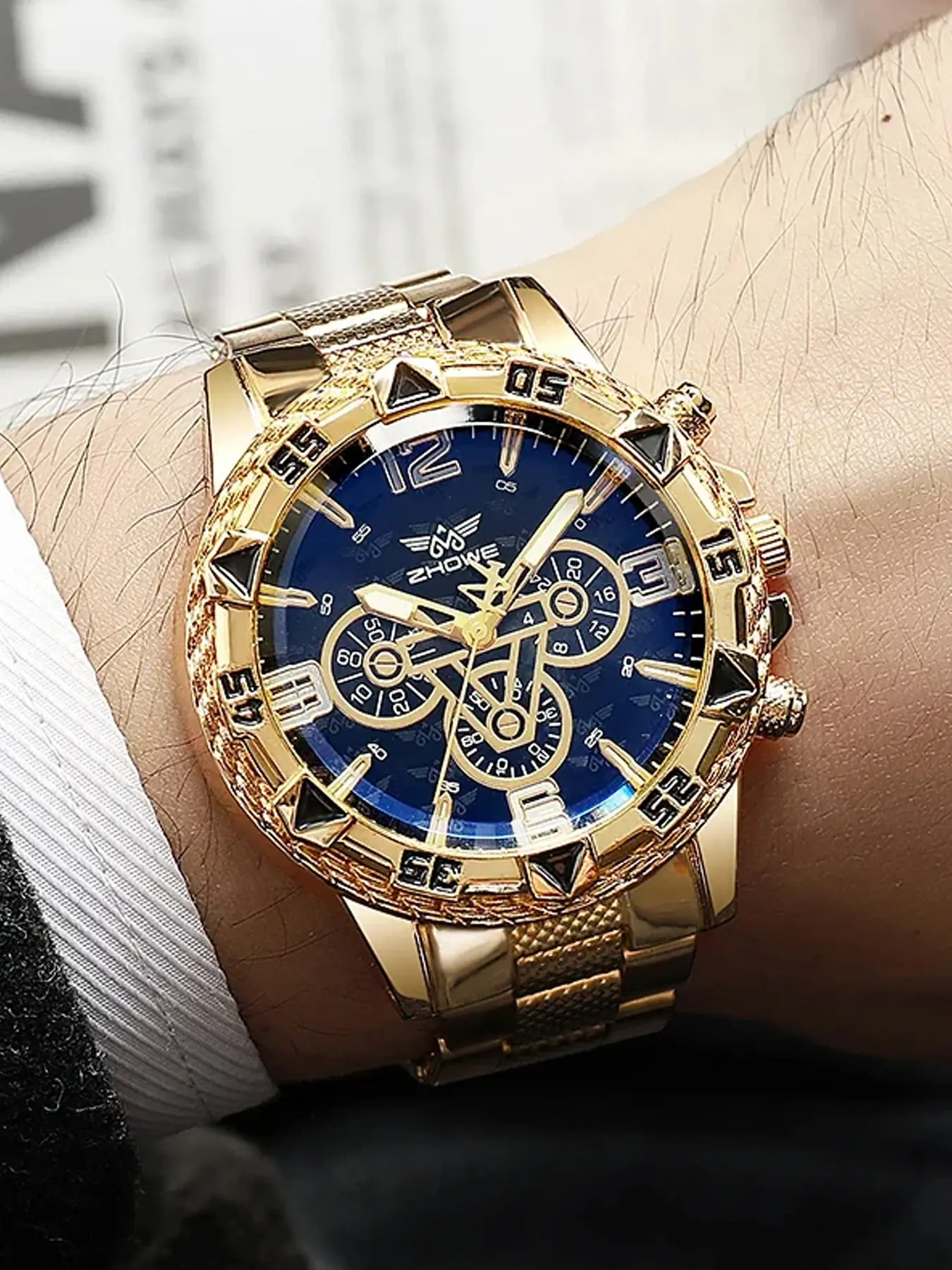 1 piece of fashionable, versatile, personalized business large dial gold watch, blue light men's watch, men's watch, steel strap quartz analog watch, Business Fashion Watches