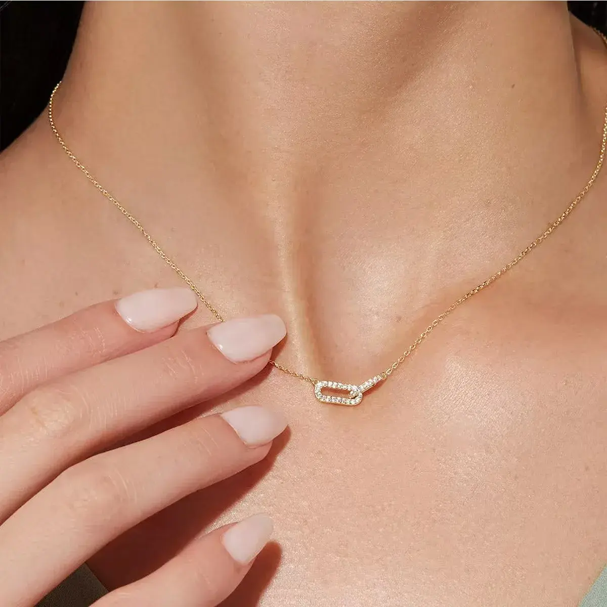 Trendy Fashion Jewelry 1-Piece Double-Loop Geometric Collarbone Chain Necklace - A Niche-Designed, Luxury-Minimalist Interlocking Loop Necklace Everyday Wear Gift Accessory