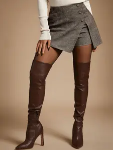 A pair of women's khaki plaid high-waisted split shorts skirt, suitable for all seasons, suitable for dating, parties, and commuting