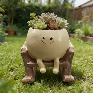 Creative Resin Smiley Face Planter Gift, Unique Decorative Figurine, Perfect Present for Friends and Family, Home Decoration Accessory, Sculptural Planter