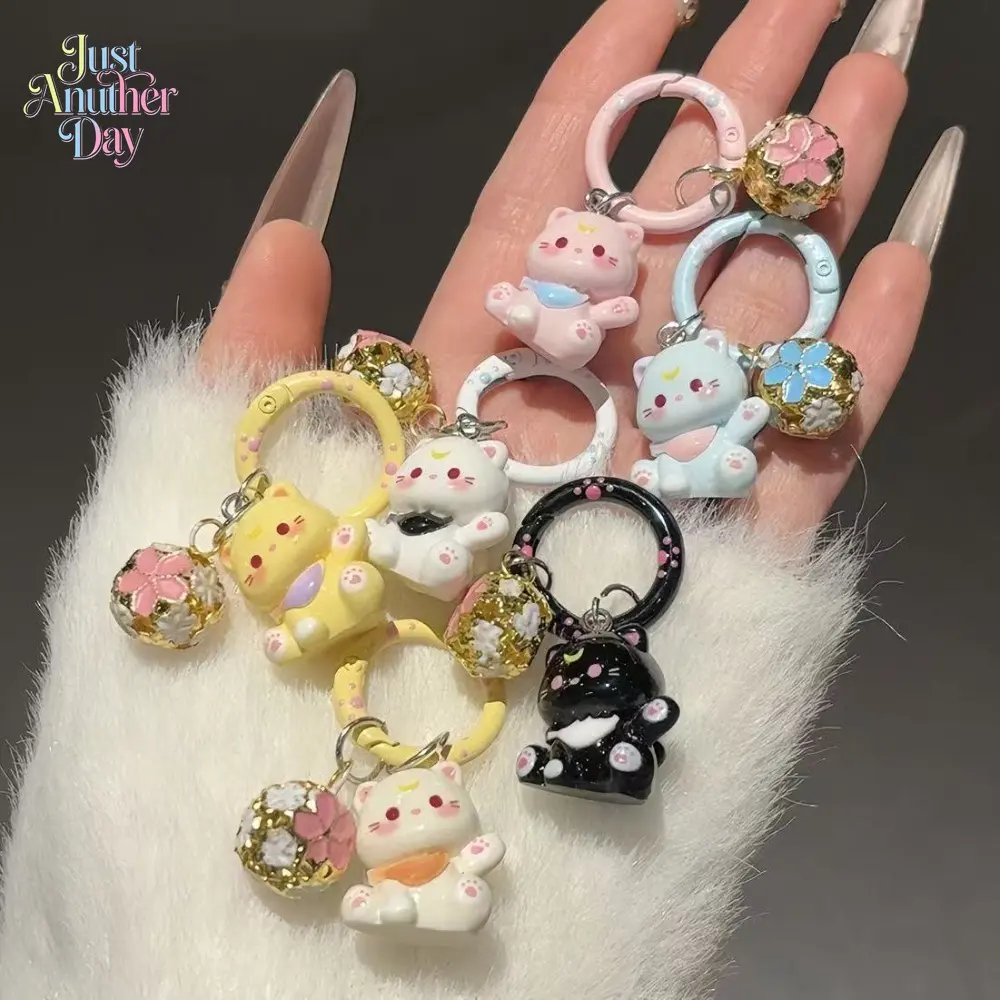 6-Pack Cute Lucky Cat Bell Keychain Set, Cartoon Bag Charm, Sweet Key Ring for Girls, Ideal Girlfriend Gift (Sports & Outdoor Camping Hiking Accessory)