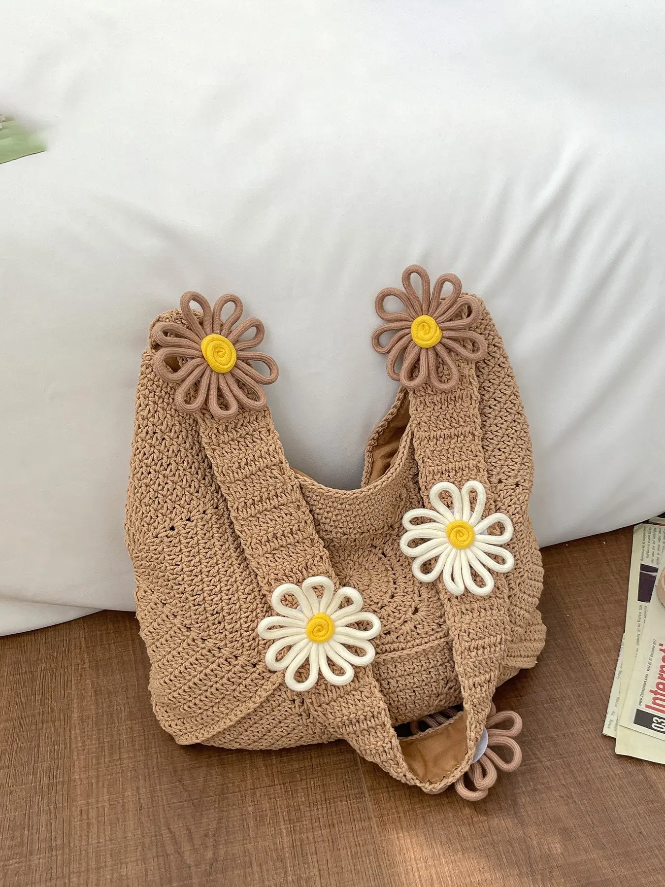 1pc Ladies' handmade crocheted daisy large capacity shoulder bag, Crossbody Purse, Fashion crossbody purse, Crossbody Handbags, 3D flower decoration, Bohemian style summer beach bag, soft aesthetic, suitable for daily vacation and leisure wear