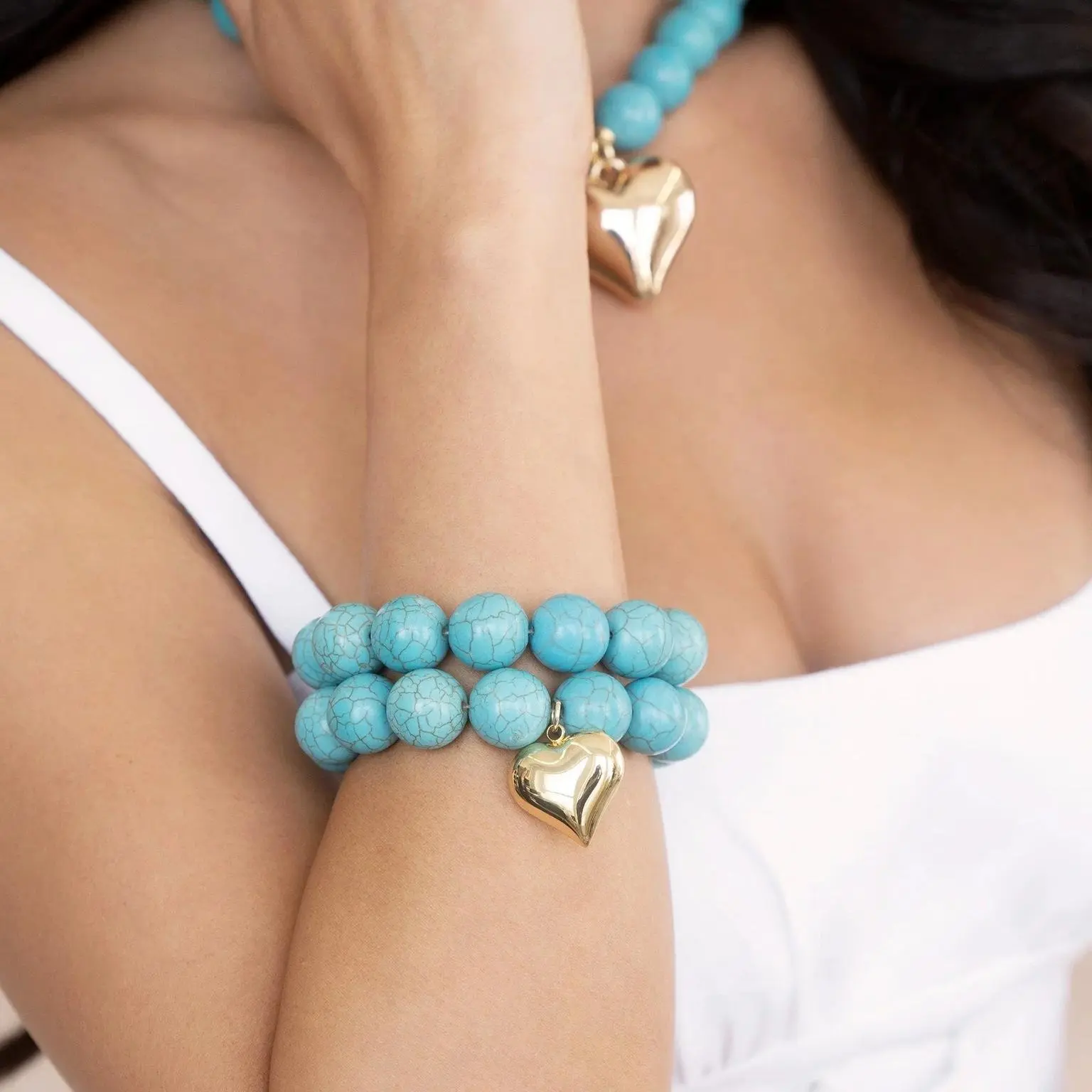 Turquoise Beaded Stretch Bracelet, Round Cracked Turquoise Bead With Gold Heart Charm Stackable Elastic Bracelets For Women Party Anniversary Daily Wear Perfect Valentine Birthday Holiday Gift For Her Trendy Dainty Statement Fashion Jewelry
