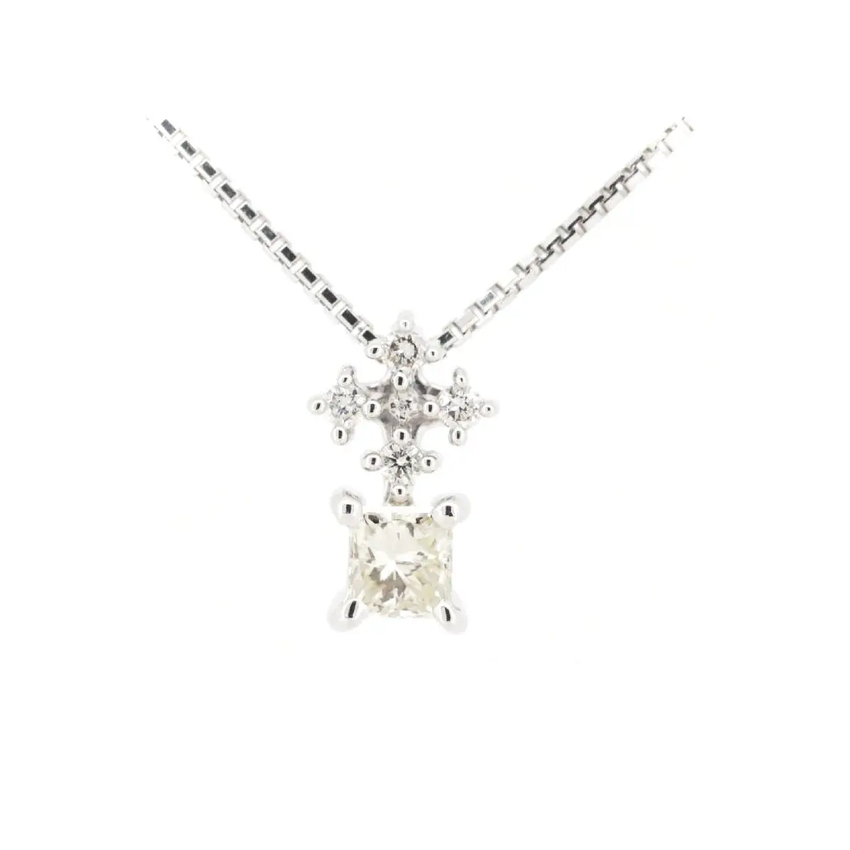 Tasaki Au750 Diamond Necklace