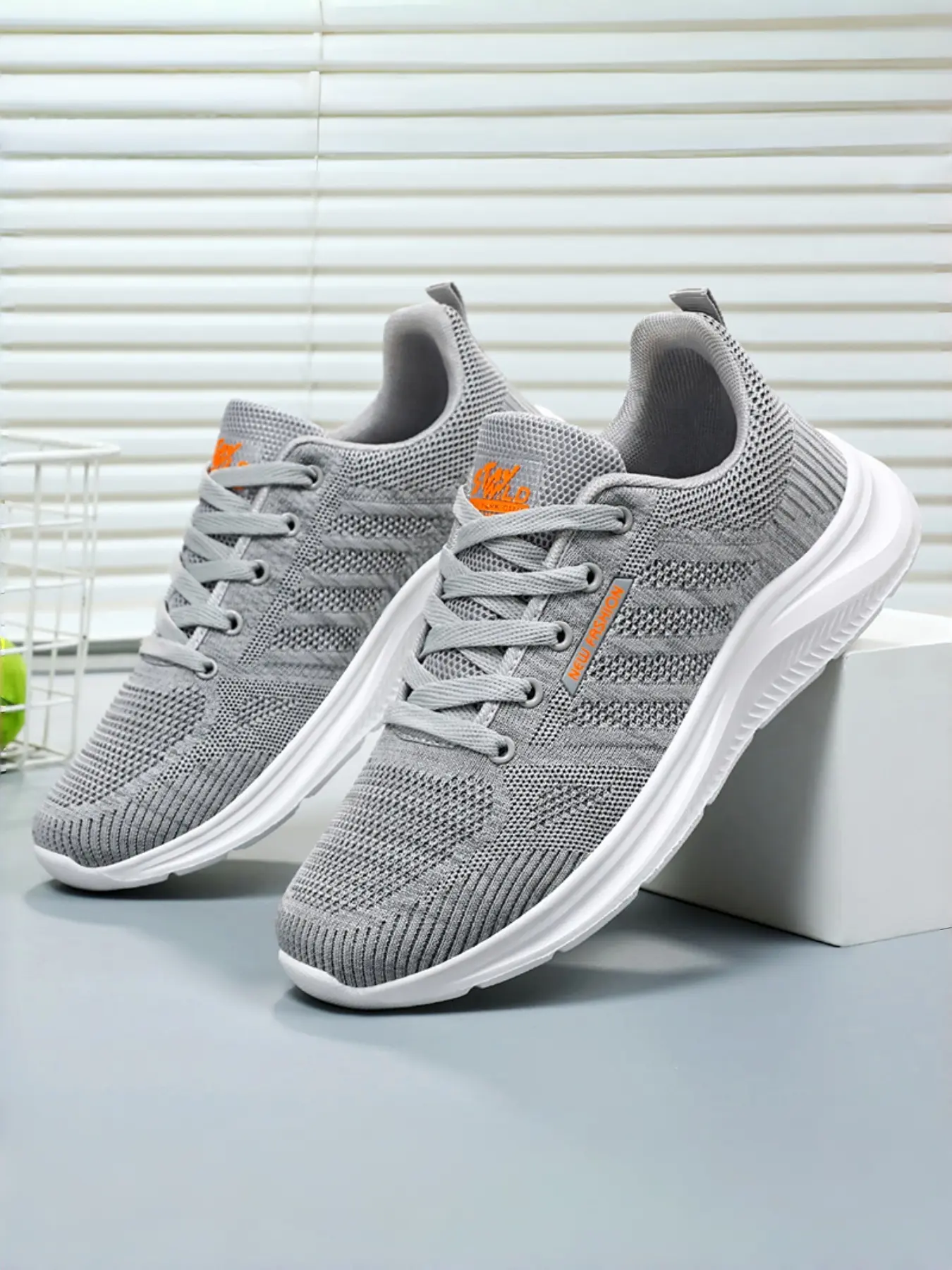 Men's breathable and simple men's shoes, pure black Athletic sports and casual shoes, Sneaker, Casual sneakers
