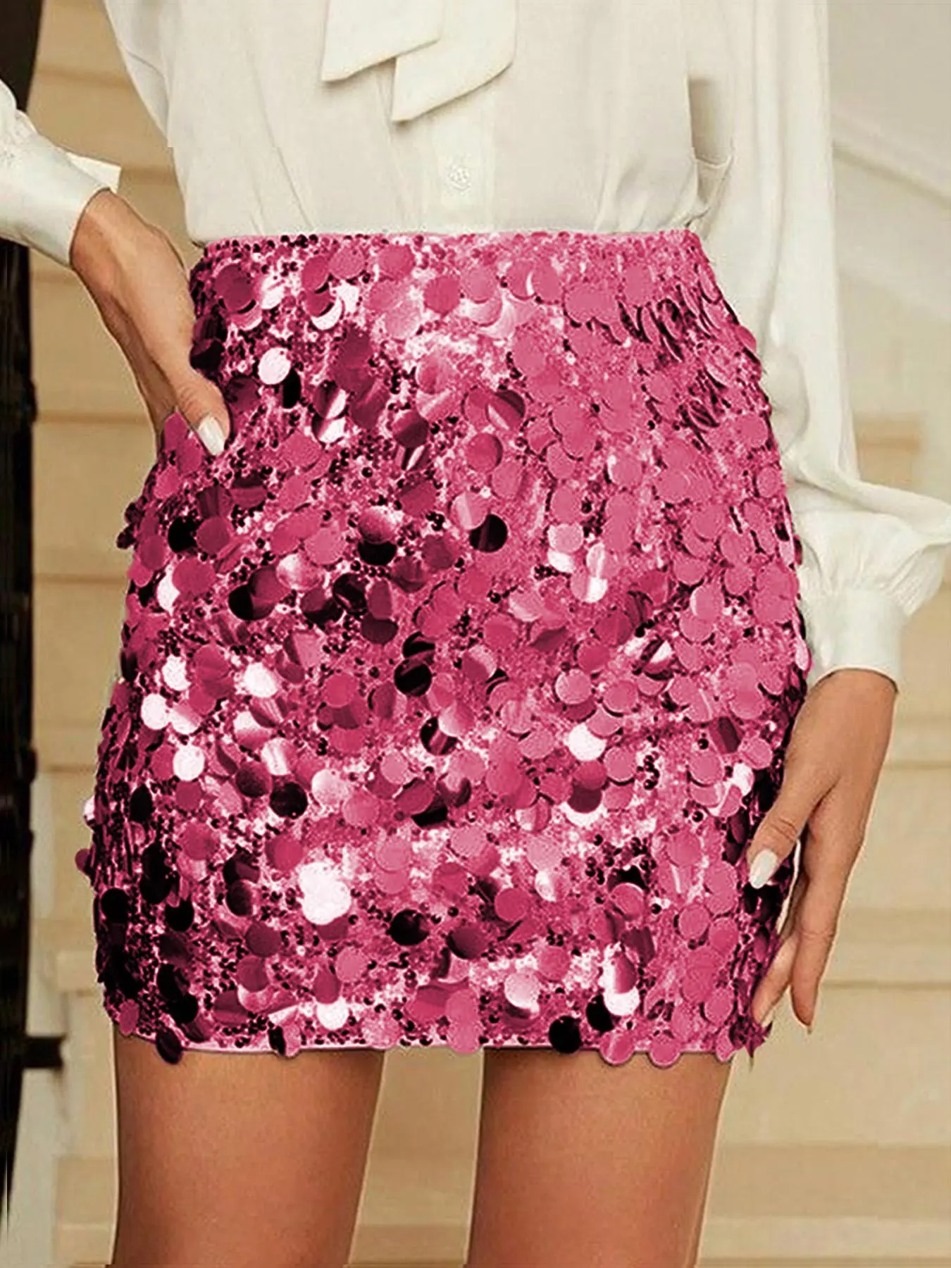Women's Sequined Mini Bodycon Skirt, Sparkling Round Sequins, Fashionable and Eye-Catching, Perfect for Parties and Gatherings, Slim-Fitting Style, Scallop Trim Skirt, Fitted Skirt, Fitted Design Skirt