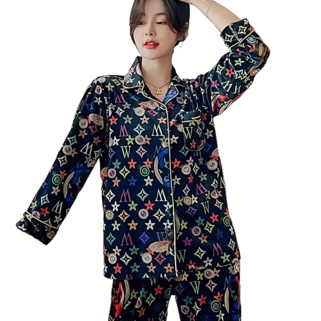 Couples Matching Warm Velvet Pajama Set, Minimalist Long Sleeve Top and Full-length Pants with Elastic Waist for Men and Women, Comfortable Elastic Waistband, Clothes, Velvet Fabric