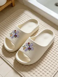 1 Pair Beige Cross And Rose Slides Dark Sweet Cool Style Anti-odor Anti-slip Soft EVA Thick Sole Slippers For Edgy Girls Home Bathroom