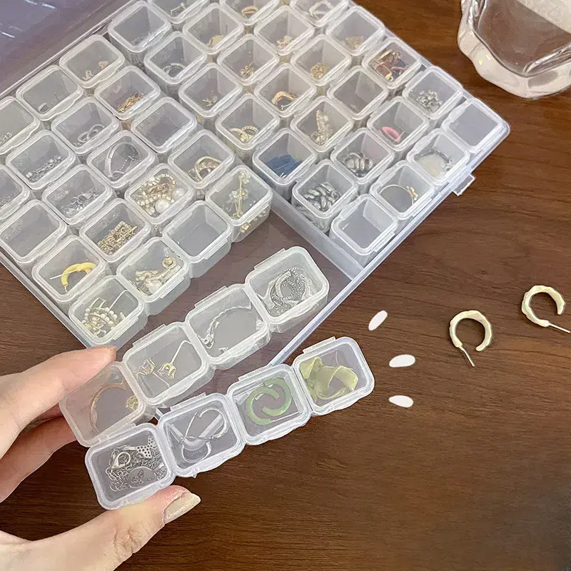 Dustproof Storage Modern Square PP Eco-Friendly Transparent Plastic Organizer Box - 28/56 Grid Sort, 7 Removable Rows, 4 Small Grids Per Row, Easy Access, Durability and Longevity, for Beauty, Diamond Painting Cross Stitch Accessories (Clear/28 with Lid)