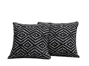 SEEHILL Water-resistant Outdoor Throw Pillow Set of 2  , Fade-resistant, Stain-resistant for Indoors and Outdoors with  Extra-thick Padding, Build  For Last, Black outdoorfun