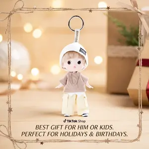 Cute Streetwear Doll Keychain – Fashion Outfit Bag Charm Accessory Pearl Necklace Beanie Figurine Key Ring Gift