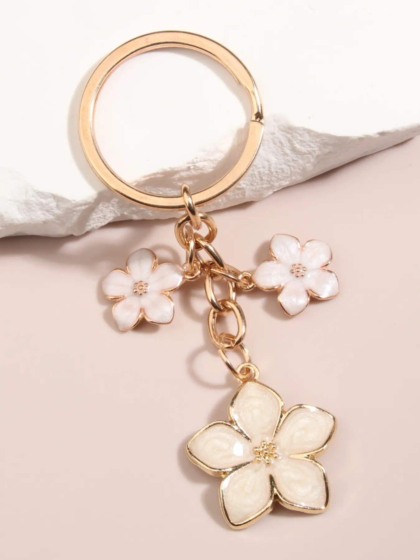 Cherry Blossom Floral Pattern Keychain, Cute Kawaii Flower Design Keychain for Women & Men, Fashion Accessory for Bag Decoration