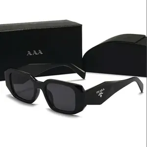 Unisex Retro Square Sunglasses – Black Glossy Frame with Dark Lenses, Trendy Fashion Accessory for Streetwear and Casual Outfits