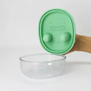 2-pack Portable Anti-Dirt Snack Boxes/Cookie Boxes with Silicone Finger Sleeves. The silicone cover acts like a glove, preventing direct contact with food, allowing you to enjoy snacks anytime, anywhere without getting your fingers dirty.