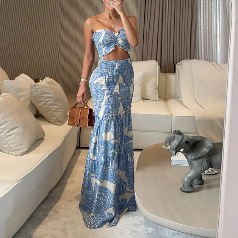 Women's Tropical Floral Print Smocked Maxi Dress Ruched Bandeau Cutout Summer Vacation Dress Elegant Shirred Ruffle Hem Mermaid Beach Dress/seaside Sleeveless Skirt Brunch, Trendy Look, Smart Casual, Modern Design
