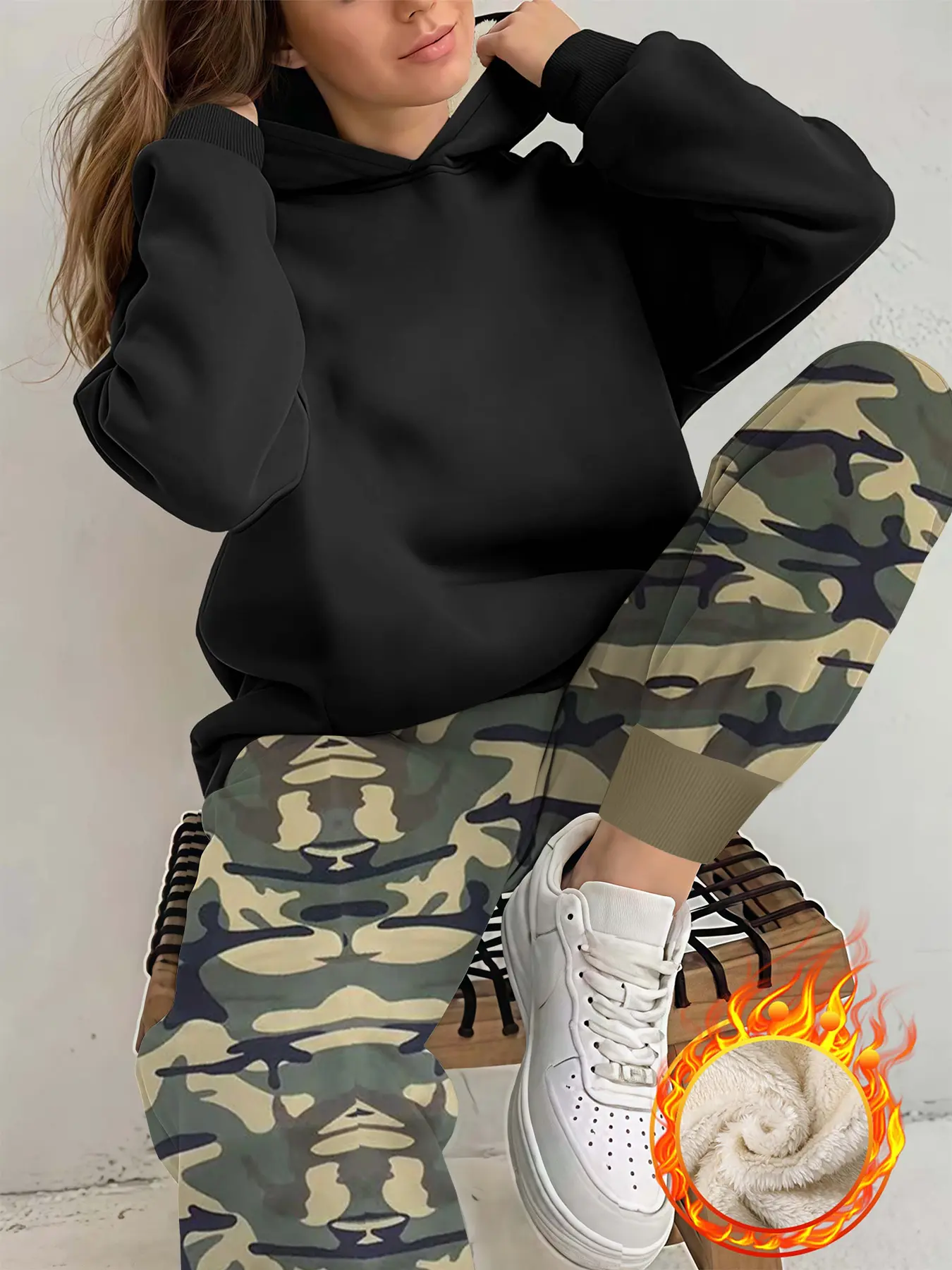 2-piece Set Fleece Women's Cozy Loungewear Set - Solid Hoodie & Camo Joggers with Fleece Lining | Fall Winter Warmth