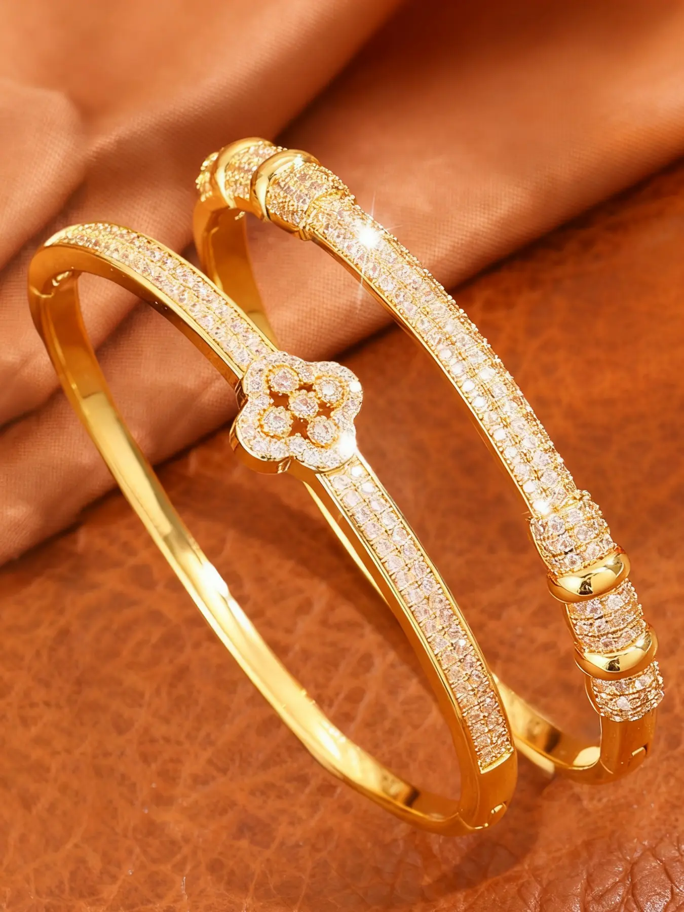 2-piece Ins popular copper cuff bangle set, showcasing elegant and fashionable style, versatile for daily use, perfect gift for gifting (Christmas, Mother's Day, Valentine's Day, New Year gifts), Stackable Bracelets, Fashionable Bangles