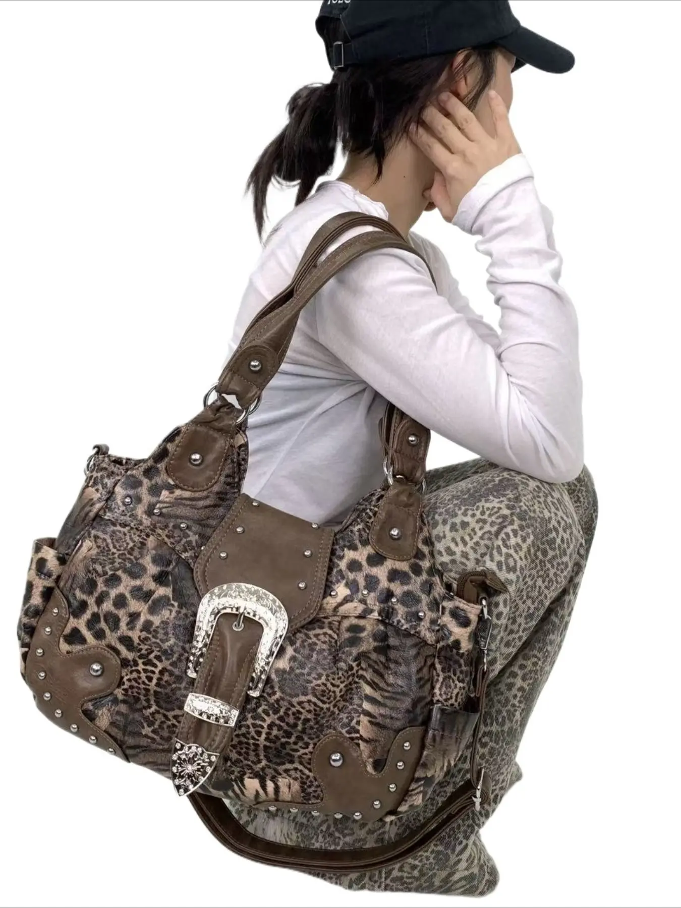 Ladies' retro Y2K handbag, Crossbody bags, embellished shoulder bag, large capacity, multiple pockets, leopard print punk diagonal cross bag, flip design, washed and worn vegan bag, suitable for vacation, shopping, work, holiday gifts