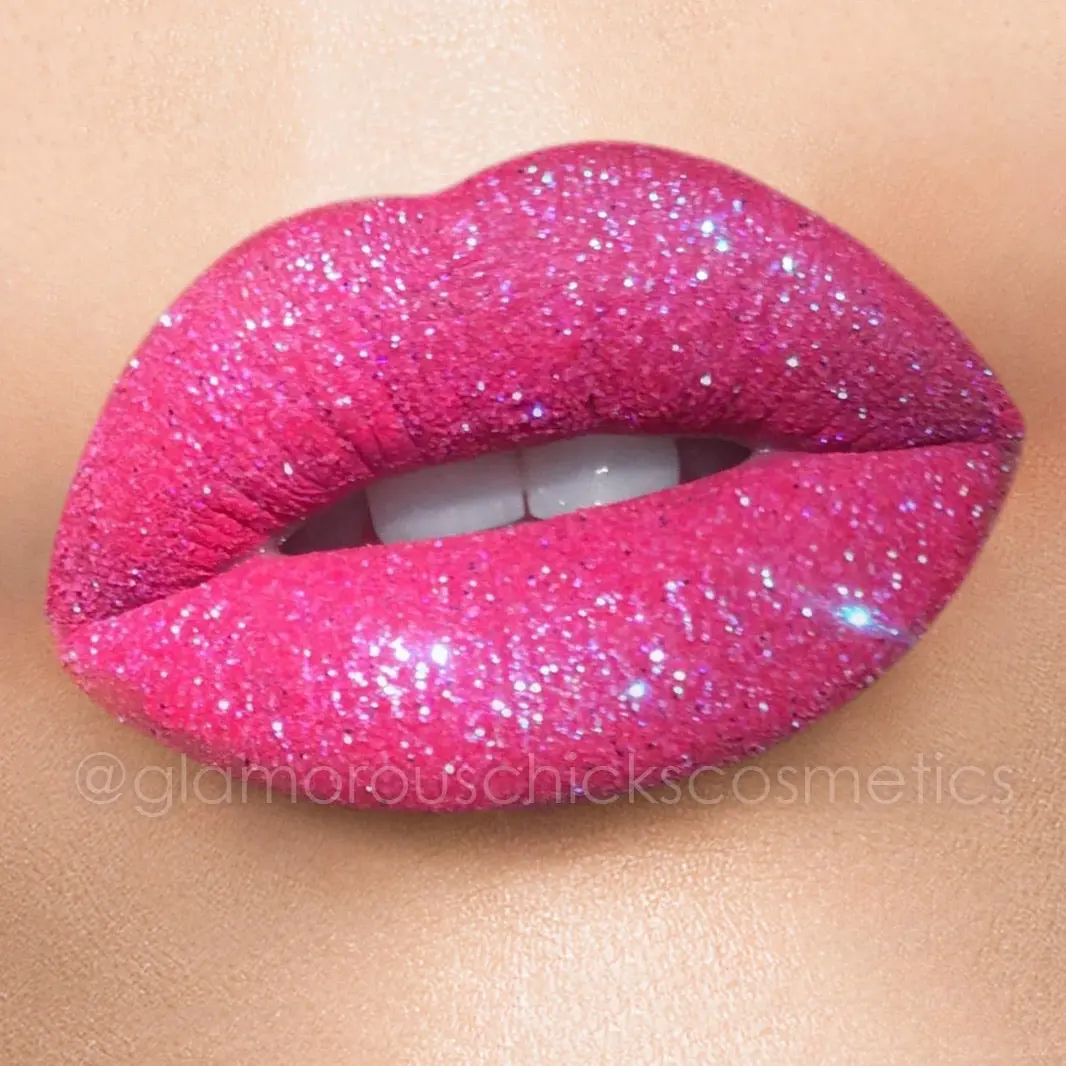 Alist & hot pink glitter lips
