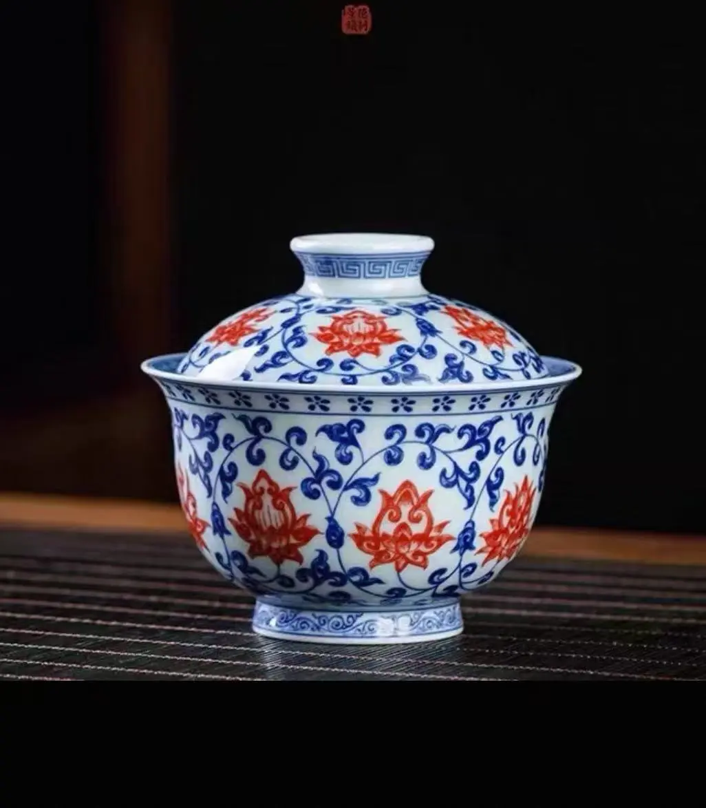 Handgefertigtes Teegeschirr aus Jingdezhen,China:,San-Cai"-Schale aus blau-weiBemPorzellan mit Landschaftsmotiv, Gongfu-Teeservice