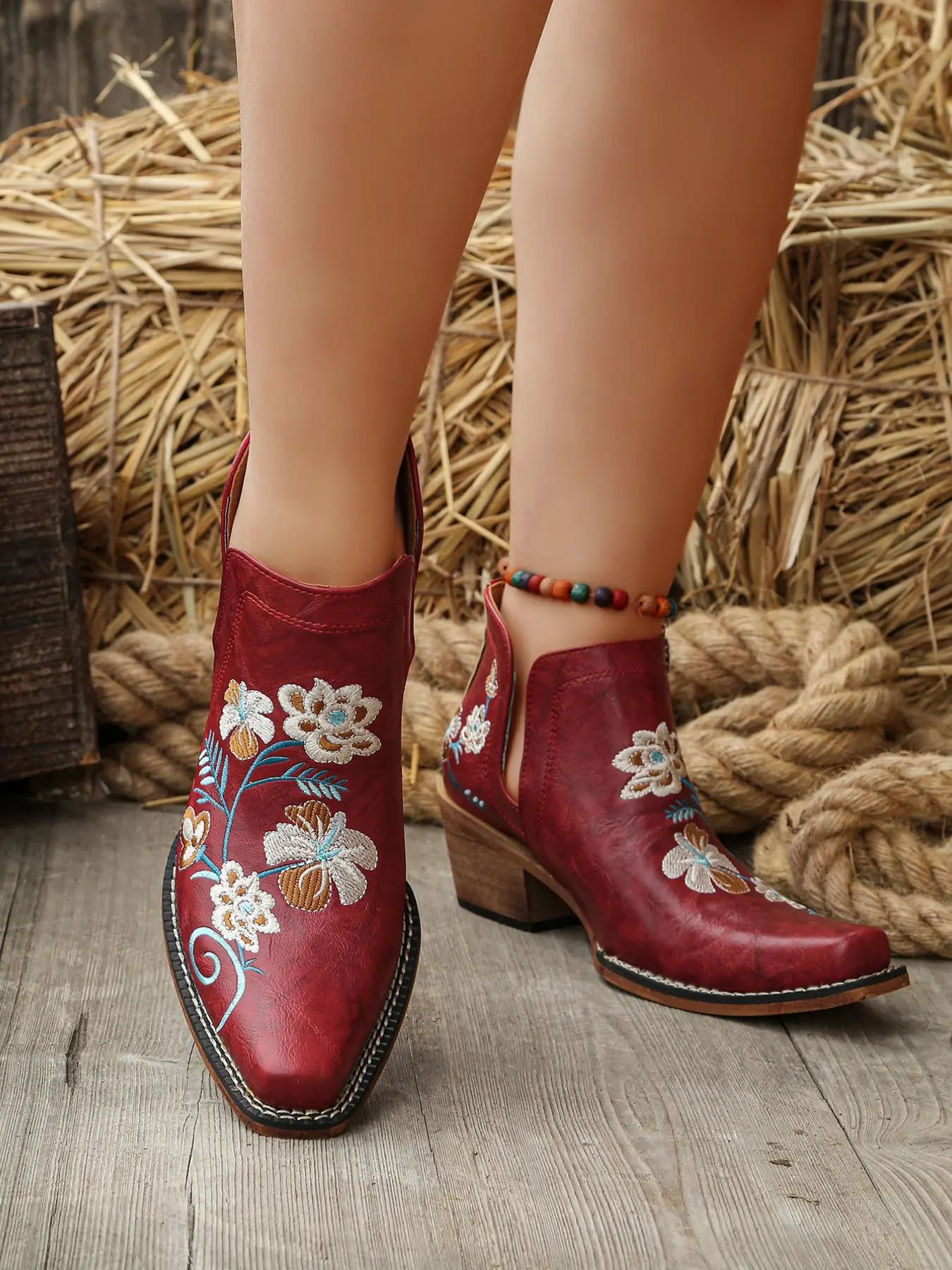 American Vintage Embroidered Western Cowboy Women's Short Boots, Western Style Boot, Cowgirl Boots, Spring Fall New Fashion Pointed Toe Thick Heel V-Neck Bohemian Floral Chelsea Boots