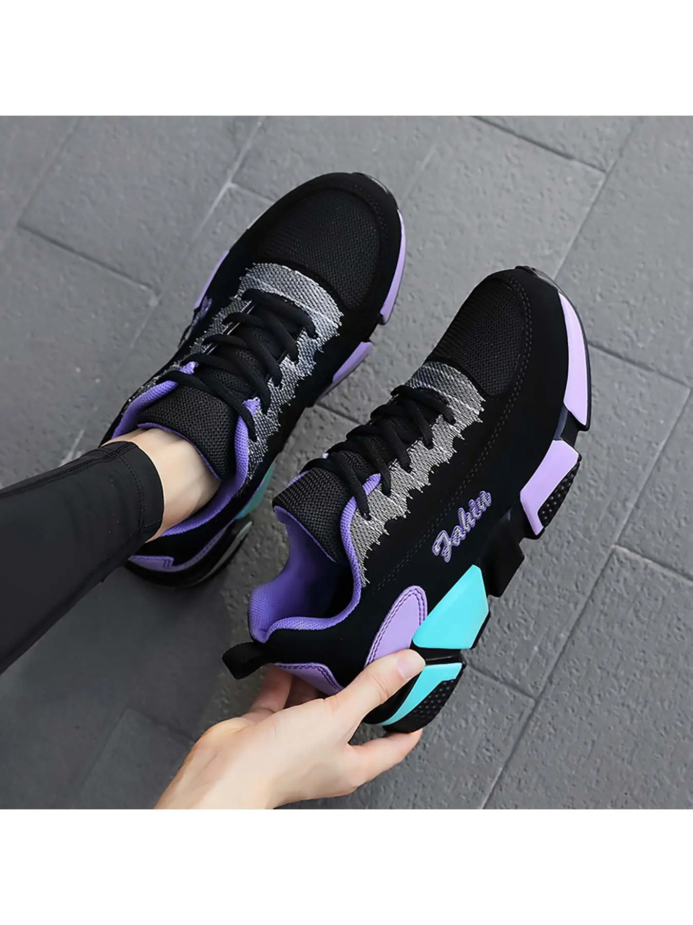 Women's Lightweight Breathable Chunky Trendy Walking Sneakers, Cushioned and comfortable, essential for daily commuting, non-slip and wear-resistant, a thoughtful choice for Christmas gifts, Trending shoes