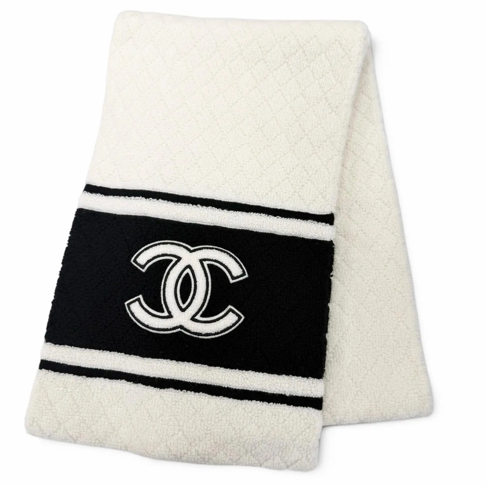 Pre-owned CHANEL Cashmere Small Leather Goods Matelass Scarf