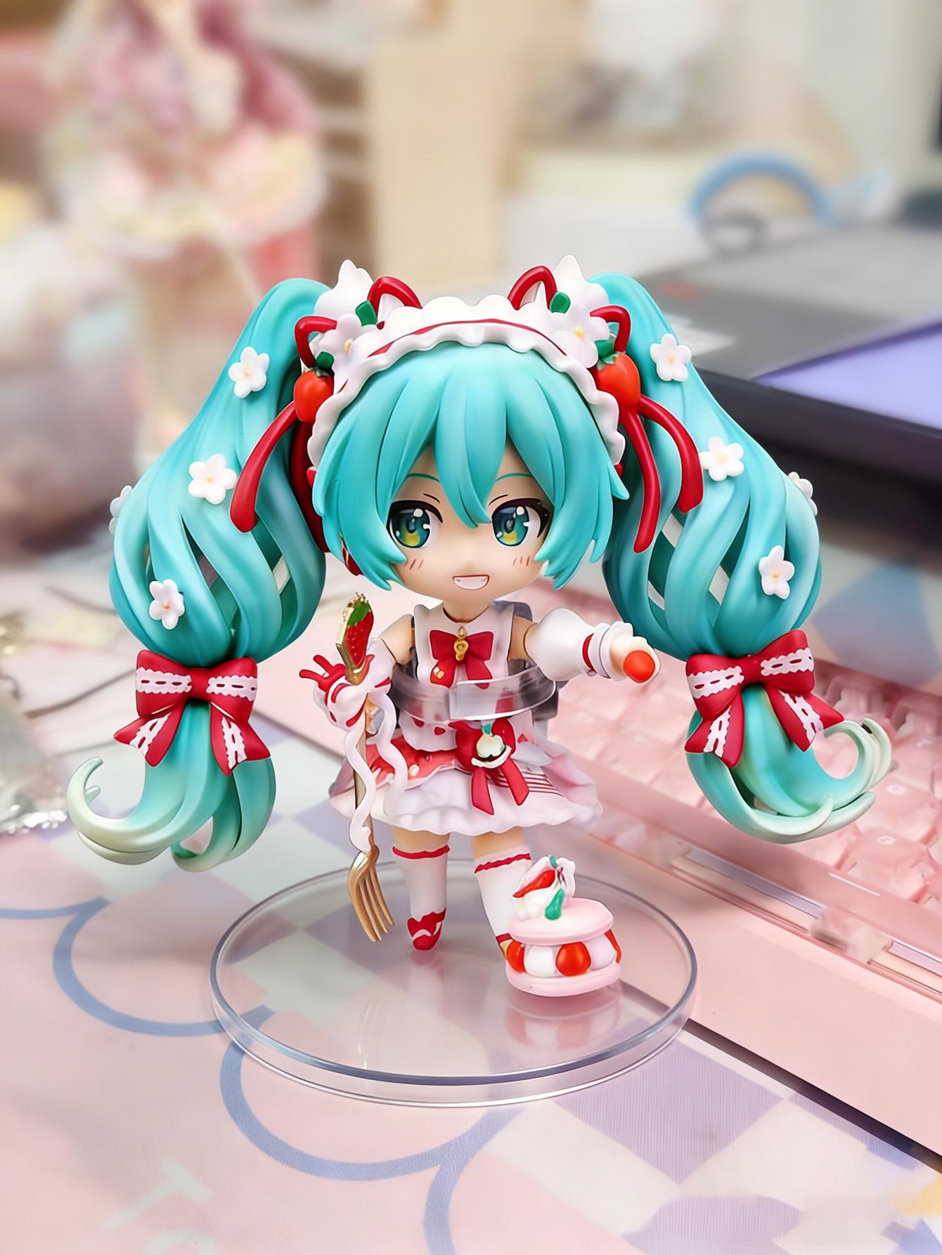 Hatsune Miku Anniversary Anime Figure PVC Material Desk Decor Room Decor Office Decor Gifts Collectible Display For Anime Fans Collectors Kids Adults Strawberry Theme Cute Anime Figures