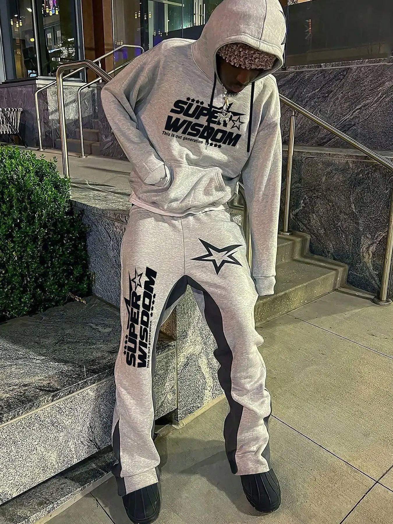 Two-Piece Set Men's Star Print Drop Shoulder Hoodie & Drawstring Waist Flare Leg Sweatpants Set, Regular Fit Casual Fashion Cozy Outfits for Daily Wea