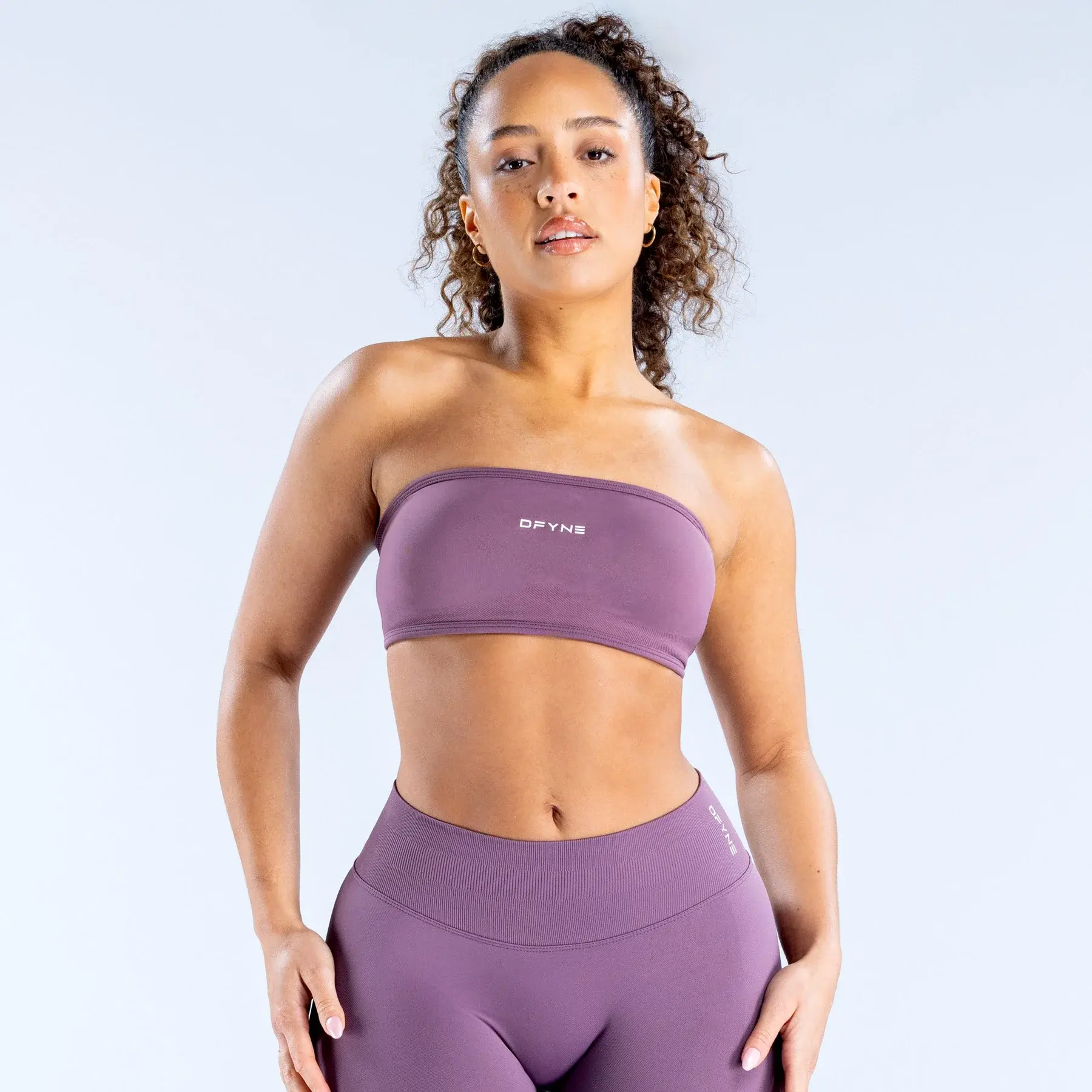 DFYNE Impact Backless Bandeau Off-Shoulder Seamless Strapless Workout Top for Women Sculpting Stretch Fabric Gym-to-Street Style Pink Yoga Sports Bra