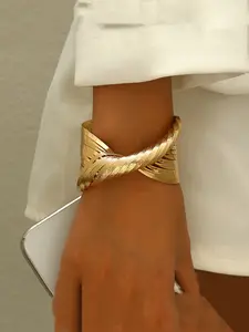 Vintage Elegant Unique Luxurious Bold Twisted Line Design with A Matte Finish, This European and American Style Bangle, Is Suitable for Daily Wear By Women, Elegant Jewelry Bracelet.