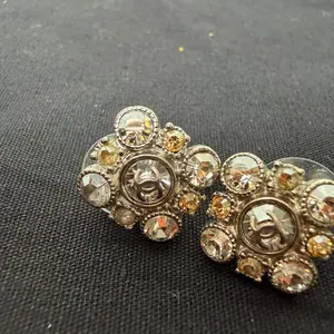 Pre-owned tahari As shown Bag Accessories Chanel Earrings with Sparkling Rhinestones and Iconic CC Logo for Bag Accessories