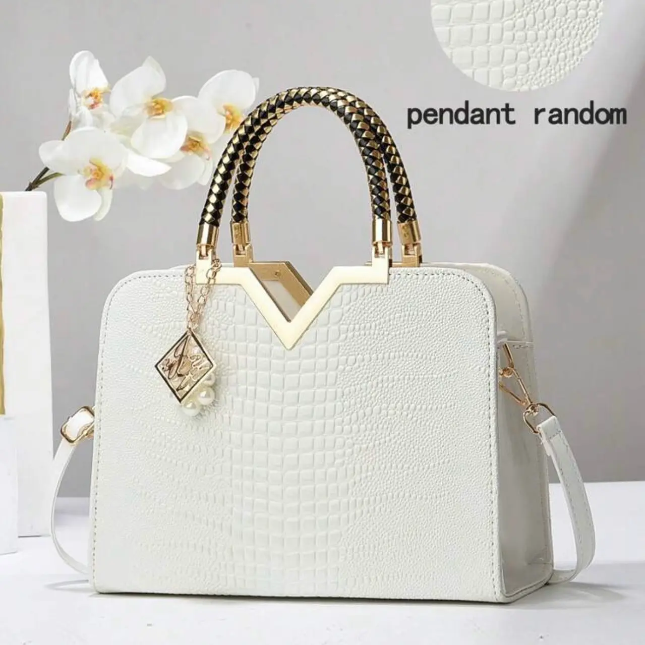 Bolso de diseño exclusivo PLANEE 2024 Nuevo bolso de alta gama de estilo princesa Diana, bolso de hombro de gran capacidad con forma de V, regalo perfecto para cumpleaños , bolso de patente blanco