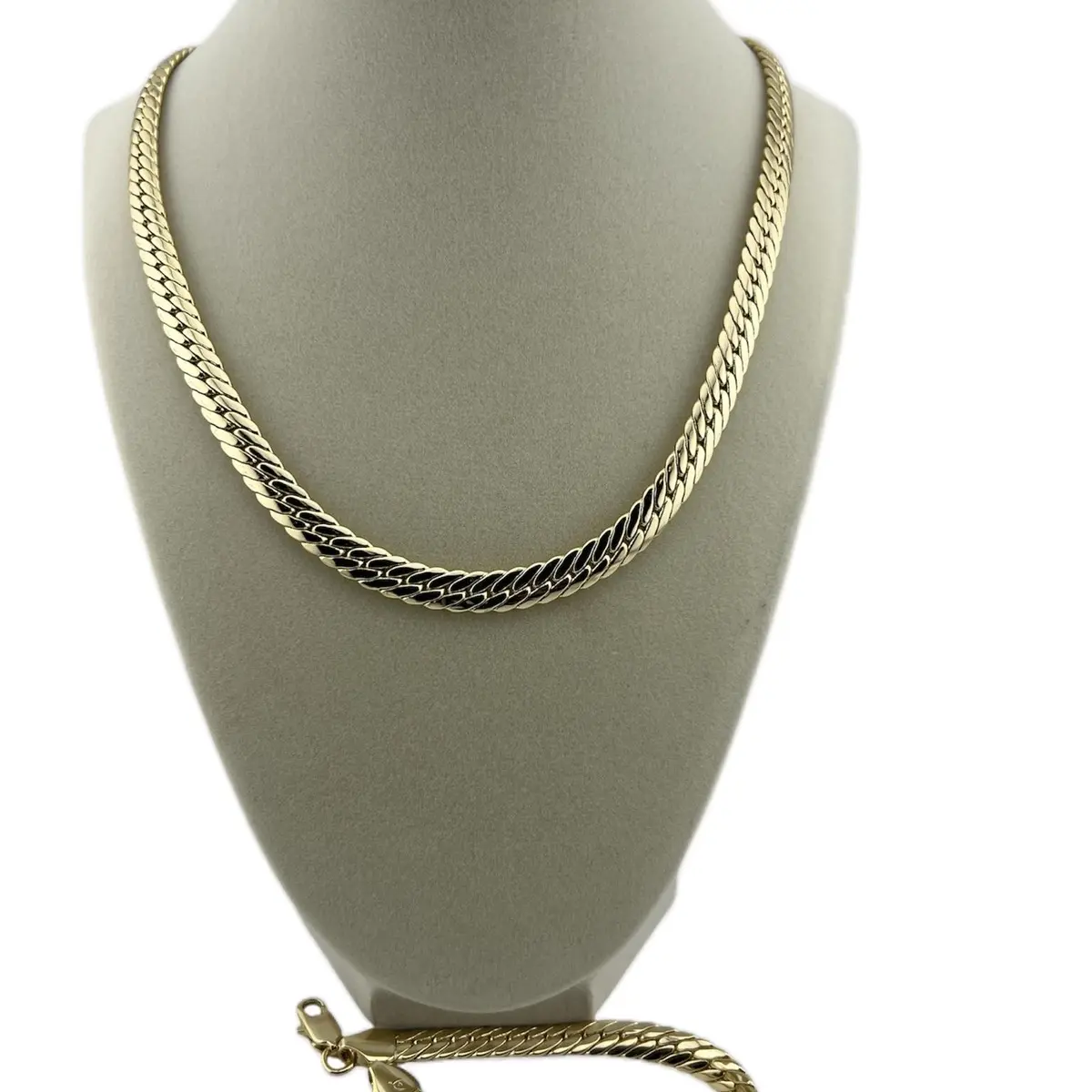 Women's Gold Plated Necklace  20''and Bracelet 8''Set - Fashion Accessory Snake Chian. CODE: SET-1891