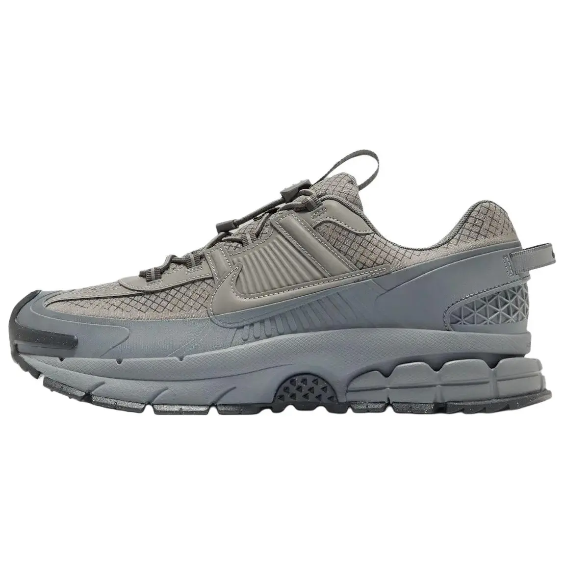 Nike Zoom Vomero 5 Roam 'Metallic Platinum' Athletic Sneaker, Men's/Women's Sports Footwear, Performance Running Shoe, Retro, Sports Shoes, Trainer, Runs Small, Casual
