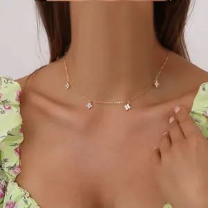 PANCERT Golden Zircon Five Petal Necklace - Fashionable Women's Gold Jewelry Elegant Necklace Birthday Gift Anniversary Gift Women's Jewelry