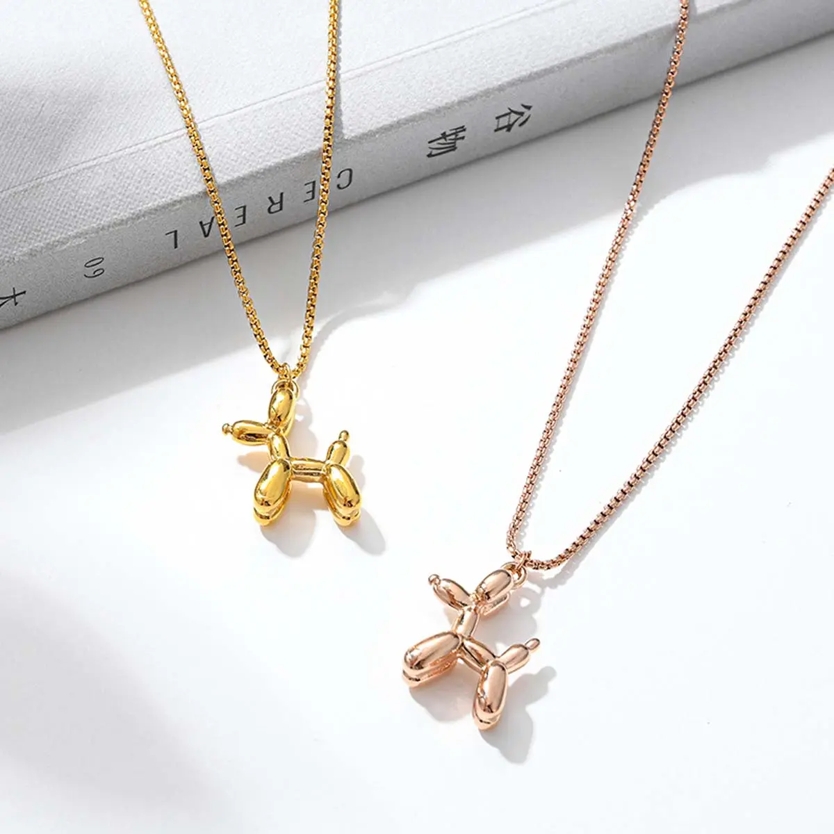 Elegant Whimsical Glossy Balloon Puppy Pendant Necklace - Unisex Metal-Coated Adjustable-Length Exquisite Jewelry Gift, Golden-Silver-Rose Golden Fashionable Jewelry Accessory, Fashionable Jewelry Accessories