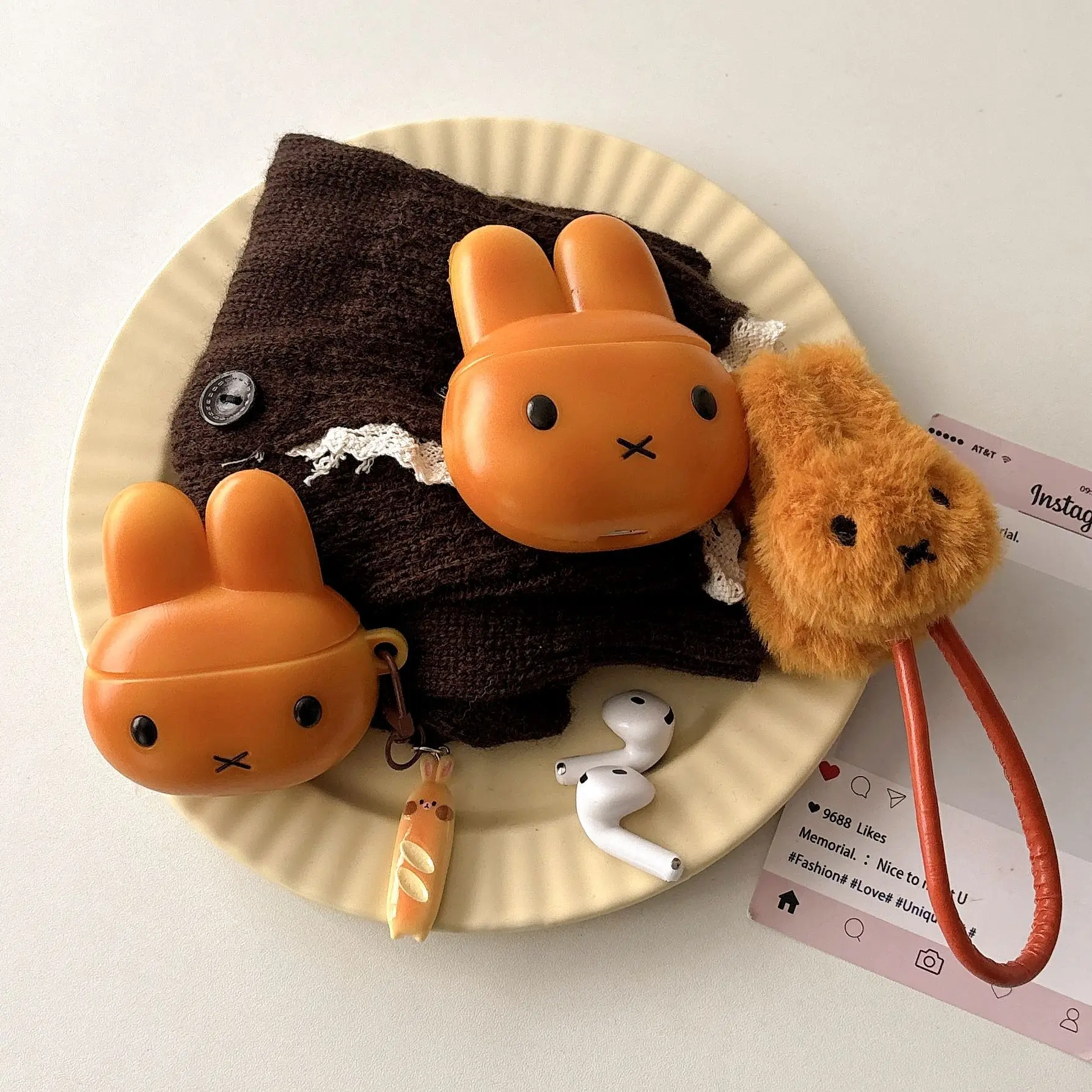1 piece of bread rabbit earphone case,Cute Bunny Theme wireless Bluetooth earphone case, Earphone protective cover, drop resistant, durable and stylish accessory, suitable for AirPods pro3/1/2/pro/pro2