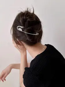 Large Metal Safety Pin Hair Clip Silver Color, Simple Women's Updo Accessory for Thick Hair Scarves Shawls, Fashionable Hair Decorations
