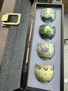 Jingdezhen Pink-and-White “Ten Thousand Flowers” Four-Piece Set with Master's Cup Gift Box